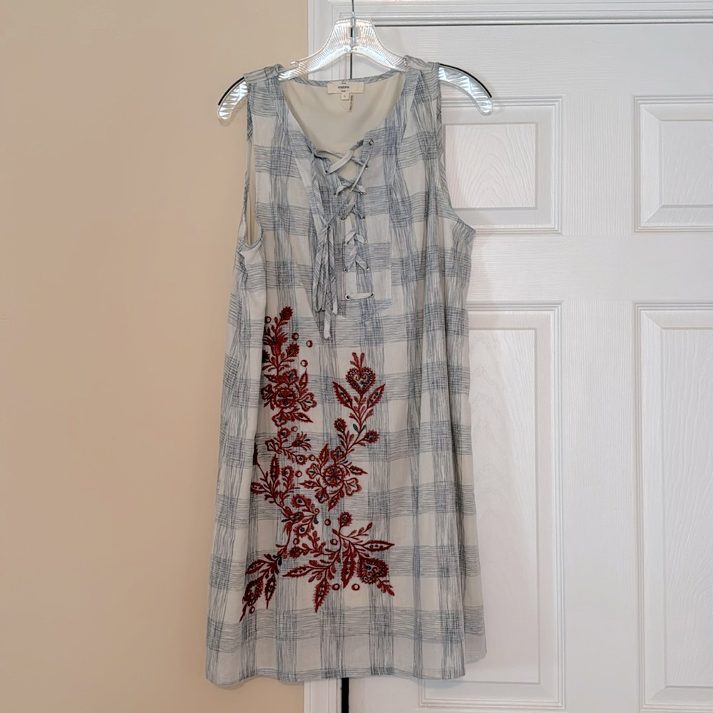 ENTRO cream/blue gingham-style shift dress, lined. Size Large.